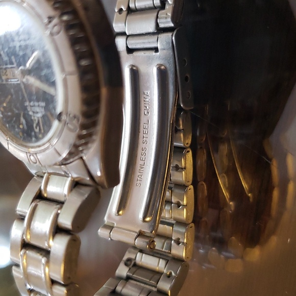 Armitron Water Resist - Picture 3 of 3